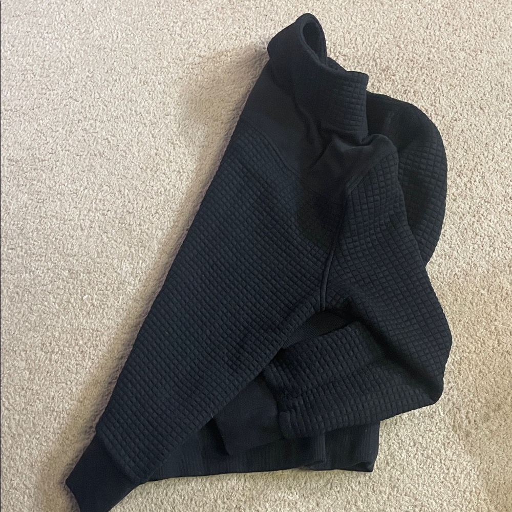 Doe & Rae Black Textured Sweatshirt - Picture 2 of 3